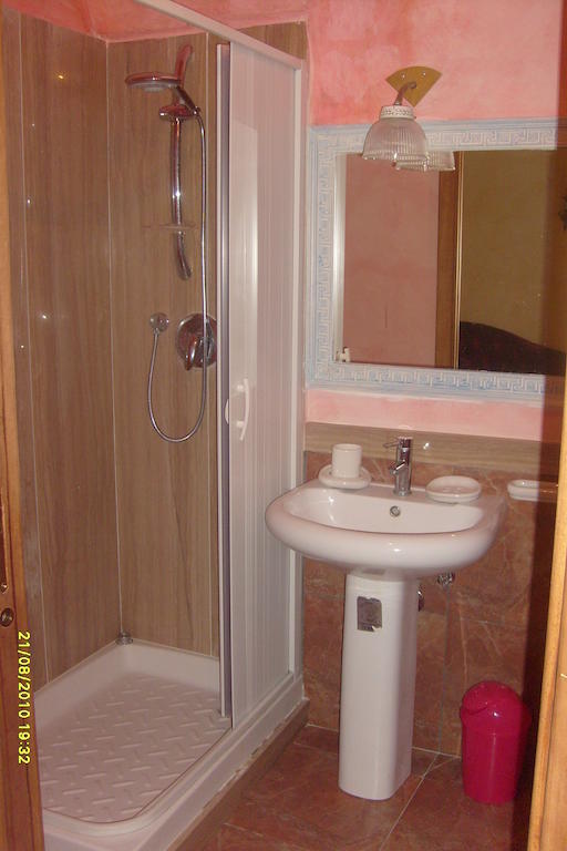B&B Carolina Plebiscito R. Nápoles Habitación foto