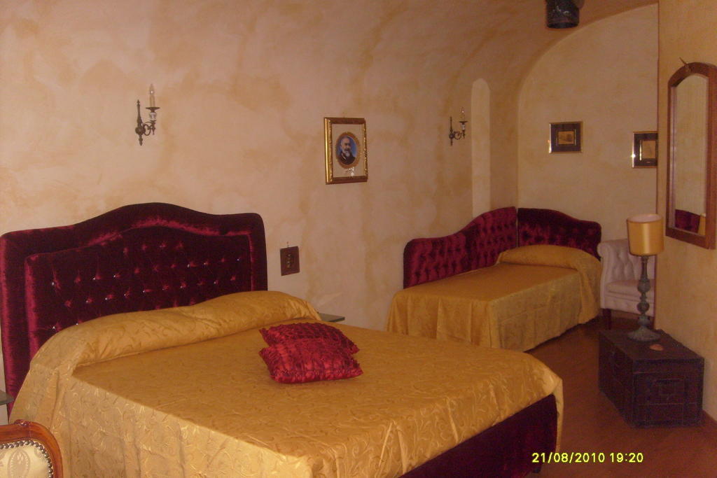 B&B Carolina Plebiscito R. Nápoles Habitación foto